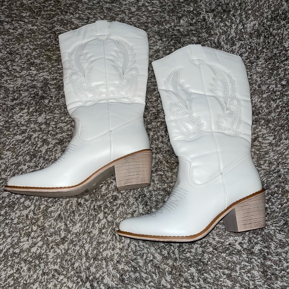 Pierre Dumas White boots - Picture 1 of 3